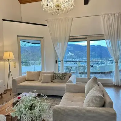 Luxury Wellness Villa mit Schlossblick - Sauna & Whirlpool