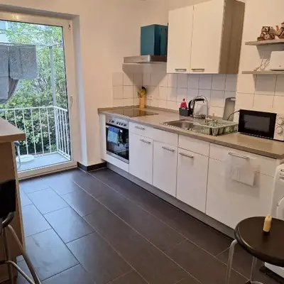 Middle privat Room 5 min walk from Railstation