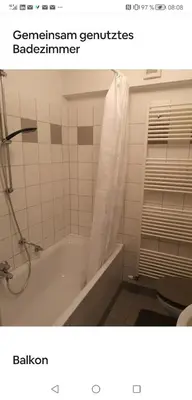 Ein Badezimmer in der Unterkunft Big privat Zimmer 5 min walk from Railstation