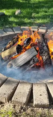 Ein für Gäste verfügbarer Grill in der Ferienwohnung