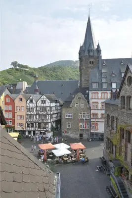 Ein allgemeiner Bergblick oder ein Berglick von des Hotels aus