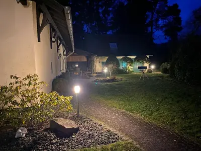 Ein Garten an der Unterkunft Urlaub an der Baybachklamm