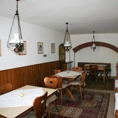 Wein- und Gästehaus Hermann-Josef Schmitz