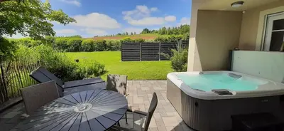 Ein Garten an der Unterkunft Eifel Dream Casa29