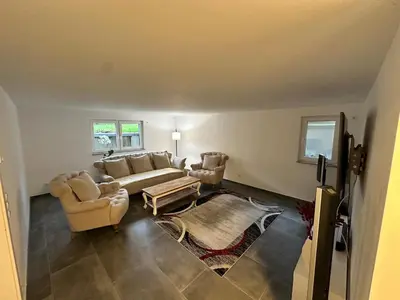 Ein Sitzbereich in der Unterkunft Moderne 80qm mit Terrasse, Wlan und Parkplatz - Nähe Nürburgring