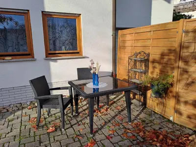 Ein Patio oder anderer Außenbereich in der Unterkunft Ferienwohnung Kleine Auszeit im Hunsrück