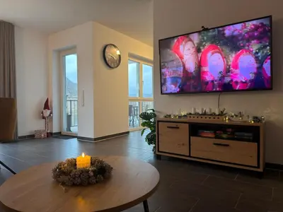 TV/Unterhaltungsangebot in der Unterkunft FeWoMo Panorama Loft, Mosel Promenade Cochem ,Moselblick, Burgblick, barrierefrei, bis 6 Personen