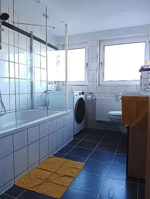 Ein Badezimmer in der Unterkunft DANESSI Urlaub Business nahe Industriegebiet und Koblenz 2 OG