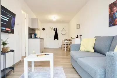 Ein Sitzbereich in der Unterkunft Gemütliches 1 Schlafzimmer Apartment mit Balkon & privatem Stellplatz für bis zu 4 Personen unmittelbar an der Mosel