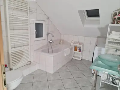 Ein Badezimmer in der Unterkunft Citywohnung mit Schlafgalerie bis zu 6 Gäste direkt im Stadtzentrum Neuwied