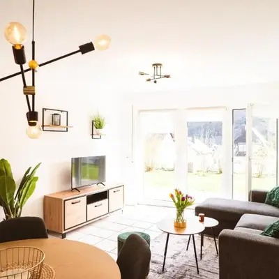 Moselzeit - Moderne Ferienwohnung mit Terrasse und Burgblick