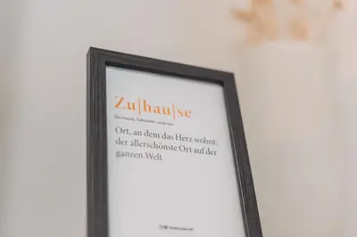Ein Zertifikat, Auszeichnung, Logo oder anderes Dokument, das in der Unterkunft Stylisches Apartment mit Schlafzimmer & Wohnzimmer ausgestellt ist