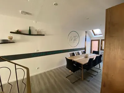 Ein Sitzbereich in der Unterkunft Mosel Röschen