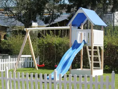 Ein Kinderspielbereich in der Unterkunft Holiday Home Modernes Ferienhaus in Daun by Interhome