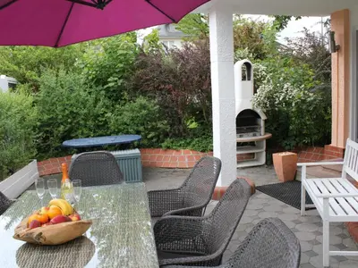 Ein Garten an der Unterkunft Holiday Home City FH Vulkaneinfel by Interhome