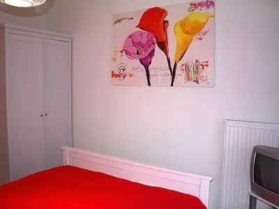 Ein Bett oder Betten in einem Zimmer der Unterkunft Apartment Elegante Ferienwohnung in Schalkenmehren by Interhome