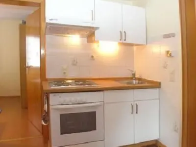 Küche/Küchenzeile in der Unterkunft Apartment FEWO Geranie by Interhome