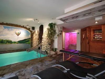 Der Swimmingpool an oder in der Nähe von Apartment Simonis Privatpool by Interhome