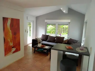 Ein Sitzbereich in der Unterkunft Holiday Home in Im Trieschelbach mit Großem Garten by Interhome