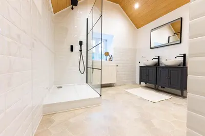 Ein Badezimmer in der Unterkunft Charmantes Haus in Quiddelbach WLAN Smart Parken