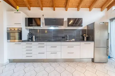 Küche/Küchenzeile in der Unterkunft Charmantes Tiny House in Güls