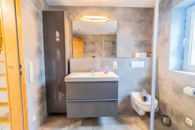 Ein Badezimmer in der Unterkunft Charmantes Tiny House in Güls