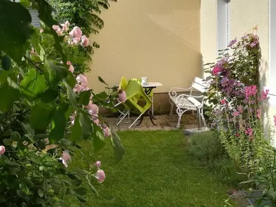 Ein Garten an der Unterkunft Holiday Home Auszeit Trittenheim by Interhome