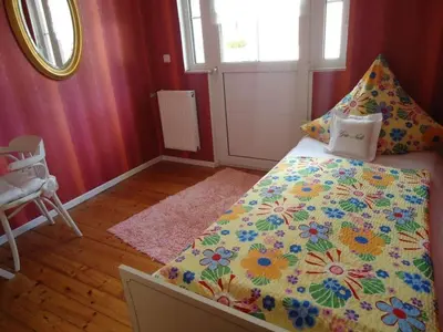 Ein Bett oder Betten in einem Zimmer der Unterkunft Holiday Home Auszeit Trittenheim by Interhome