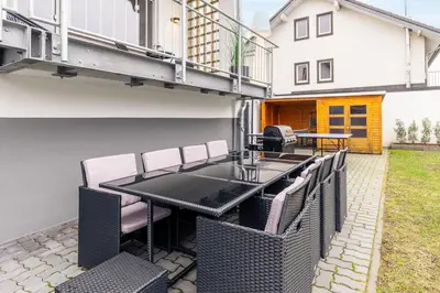 Ein Sitzbereich in der Unterkunft Eifel-Lodge Ferienhaus
