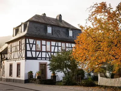 Das Gebäude in dem sich die Ferienwohnung befindet