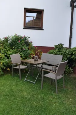 Ein Garten an der Unterkunft Holiday Home Romantisches Fachwerkhaus zwischen Rhein und Mosel by Interhome