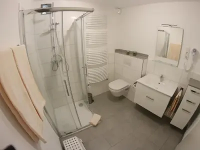 Ein Badezimmer in der Unterkunft Apartment Haus Budinger by Interhome