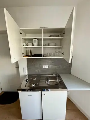 Küche/Küchenzeile in der Unterkunft Moderne Ferienwohnung nahe Bostalsee