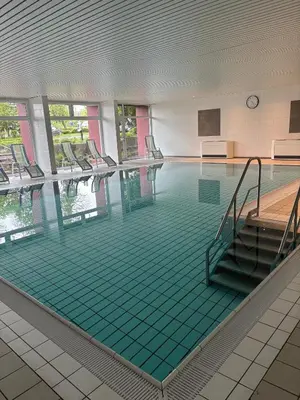 Der Swimmingpool an oder in der Nähe von Ferienwohnung Ground B-104 im Taunusblick 5 - mit Pool und Sauna