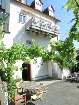 Das Gebäude in dem sich die Ferienwohnung befindet