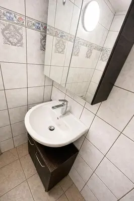 Ein Badezimmer in der Unterkunft Kleines Apartment mit Doppelbett