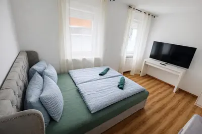 TV/Unterhaltungsangebot in der Unterkunft 2-Zimmer-Wohnung an der Mosel mit Terrasse