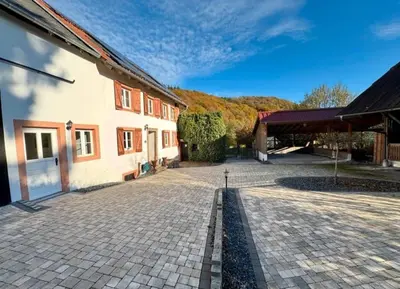 Das Gebäude in dem sich die Ferienwohnung befindet