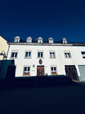 Das Gebäude in dem sich das Bed & Breakfast befindet