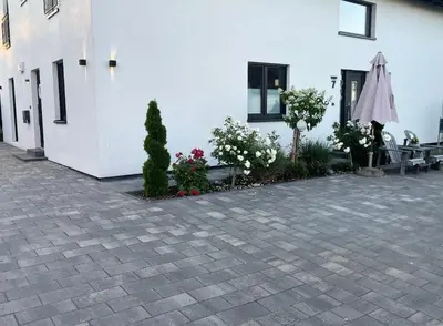 Das Gebäude in dem sich das Ferienhaus befindet