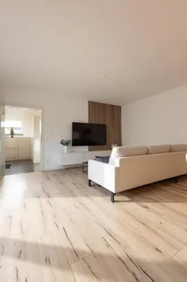 Ein Sitzbereich in der Unterkunft Exklusive Ferienwohnung in Kottenheim am Laacher See