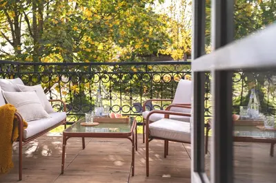 Ein Balkon oder eine Terrasse in der Unterkunft Hofgut Eveshausen Familienquartier Chalet 6-11 Gäste