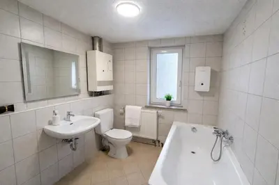 Ein Badezimmer in der Unterkunft Ehrenbreitstein Apartment Perfect for Workers & Groups