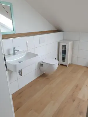 Ein Badezimmer in der Unterkunft Ruhige Dachgeschosswohnung mit Sauna, Balkon, Aussicht