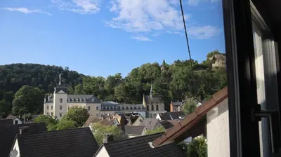 Ein allgemeiner Bergblick oder ein Berglick von der Ferienwohnung aus
