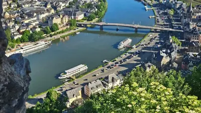 Blick auf einen Fluss in der Nähe der Ferienwohnung
