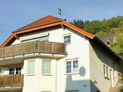 Das Gebäude in dem sich die Ferienwohnung befindet