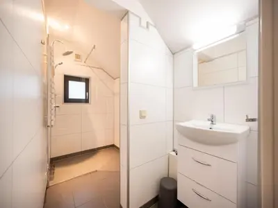 Ein Badezimmer in der Unterkunft Hambachtal Holiday Park Family Hideaway