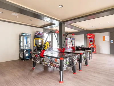 Eine Spielezimmer in der Unterkunft Couple stay at Hambachtal Holiday Park