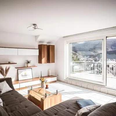 Panoramablick - Großzügige Ferienwohnung mit Panorama- & Burgblick